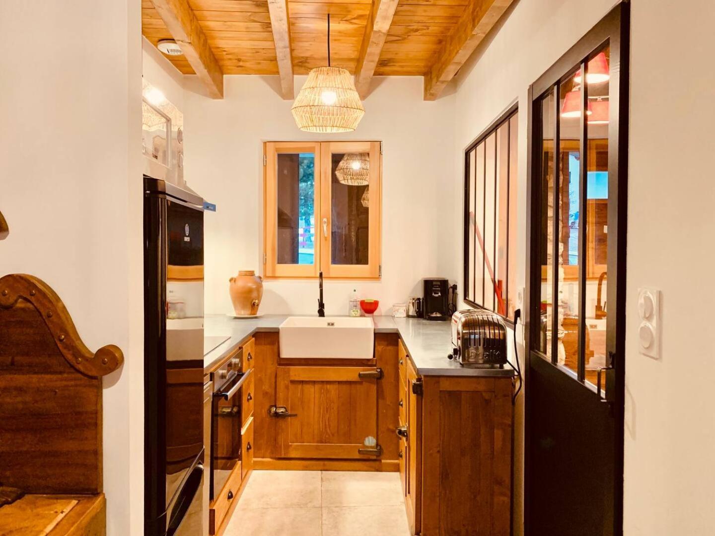 Charmante Maison De Village: Prestation De Qualite, Tout Confort, Terrasse Targassonne Luaran gambar